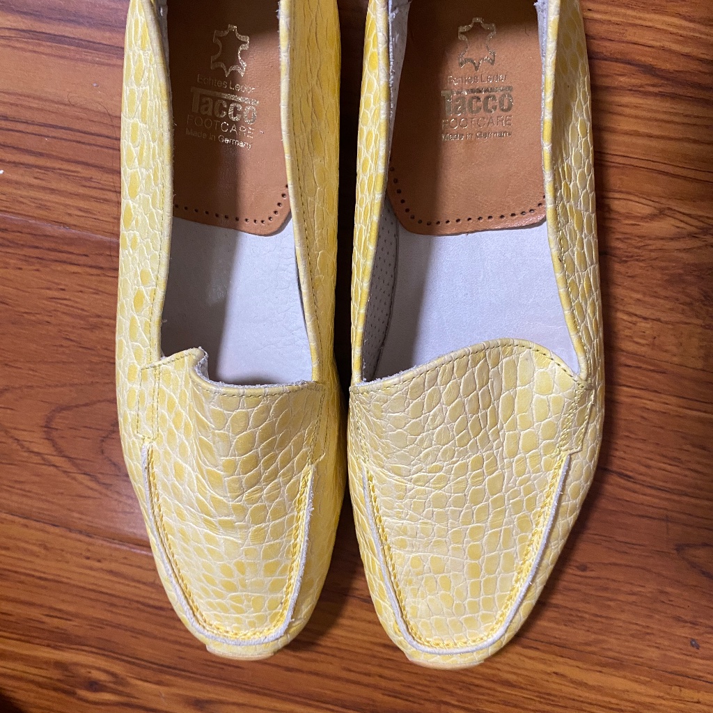 Yellow Flat
